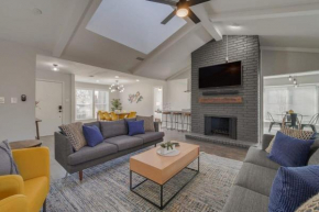 Charming 5BD-3BA in the Heart of Plano -Sleeps 10